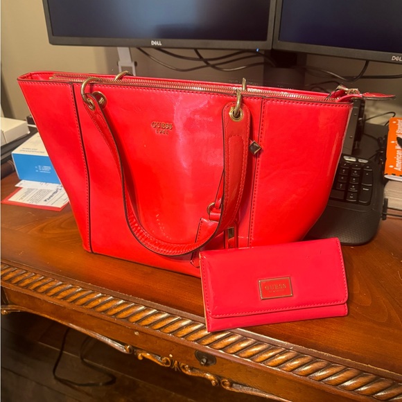 Hot pink GUESS Purse with matching wallet - Picture 1 of 6